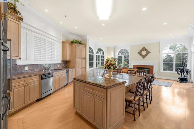 11 La Strada Ct, House other with 5 bedrooms, 5 bathrooms and 2 parking in Burlingame CA | Image 15