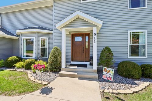 911 Fawn Court, WISCONSIN DELLS, WI, 53965 | Card Image