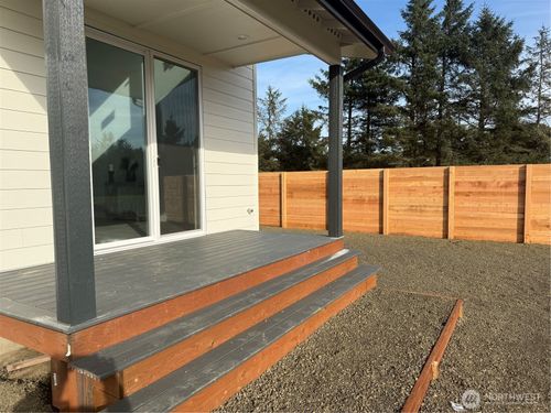 697 Sunset Ave Ne, Ocean Shores, WA, 98569-9585 | Card Image