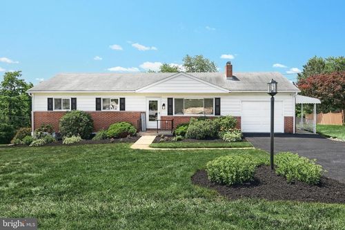 2988 Bradley Ave, DALLASTOWN, PA, 17313-9535 | Card Image