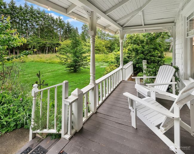 Farmhouse covered porch | Image 36