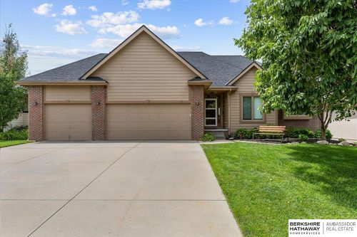 8102 N 164th St, Bennington, NE, 68007-5563 | Card Image