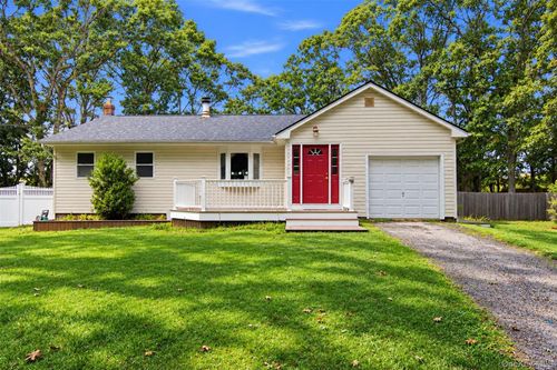 1726 Wad Riv Mnrvl Road, Riverhead, NY, 11792 | Card Image