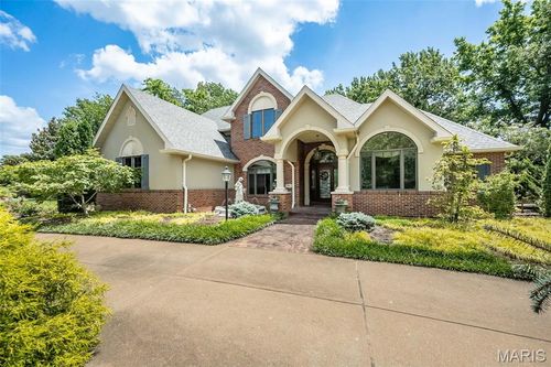 718 River Hills Dr, Fenton, MO, 63026-3160 | Card Image