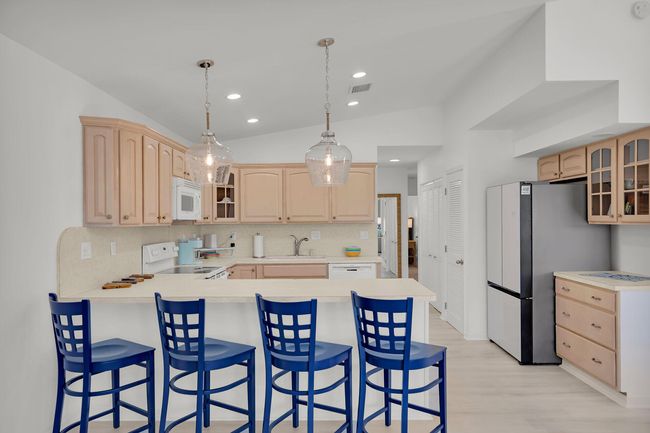 Kitchen | Image 15