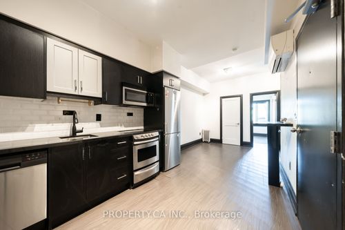 3-960 Queen St W, Toronto, ON, M6J1G8 | Card Image