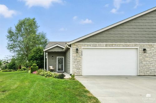8862 Mj Dr, Manhattan, KS, 66502-1832 | Card Image