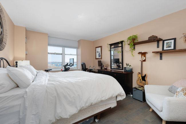 APT-1107 - 250 E Harbortown Dr, Condo with 2 bedrooms, 2 bathrooms and null parking in Detroit MI | Image 12
