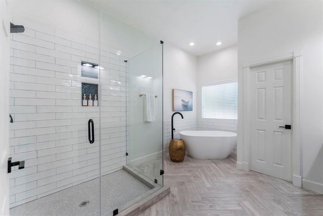 Updated primary bath. | Image 21