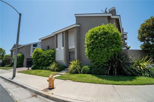 d-17121 Green Ln, Huntington Beach, CA, 92649-4432 | Card Image