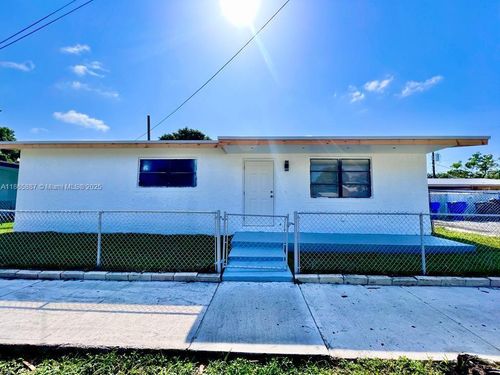 2b-427 N 24th Ave, Hollywood, FL, 33020-4301 | Card Image