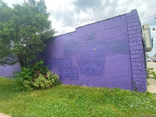 24953 Gratiot Ave, Eastpointe, MI, 48021-3316 | Card Image