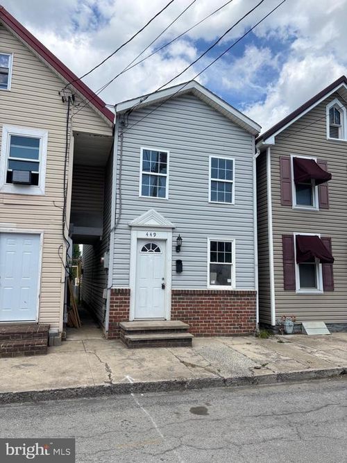 449 E Washington St, CHAMBERSBURG, PA, 17201-2621 | Card Image