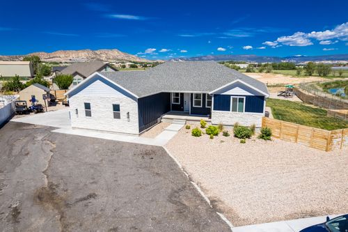 1552 W 1400 S, Vernal, UT, 84078-4695 | Card Image