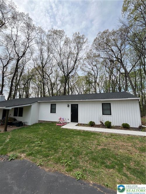 lower-cabin-right-7594 Chestnut Hill Church Road, Coopersburg Boro, PA, 18036 | Card Image