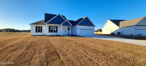 623 Bright Harvest Dr, Maysville, NC, 28555-0600 | Card Image