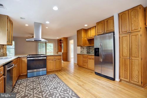 1209 Merton Trl, FORT WASHINGTON, MD, 20744-6847 | Card Image