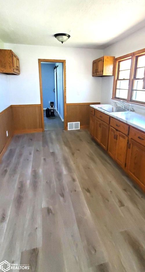 413 Buena Vista St, Alta, IA, 51002-1440 | Card Image