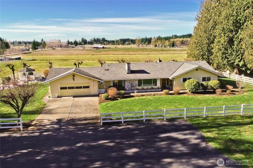 39811 272nd Ave Se, Enumclaw, WA, 98022-9704 | Card Image