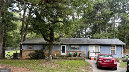 8591 Chestnut Ln, Lithia Springs, GA, 30122-3408 | Card Image