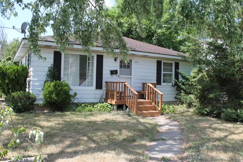 2731 Eastern Ave Se, Grand Rapids, MI, 49507-3606 | Card Image