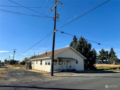 155 Ne Adams Street, House other with 3 bedrooms, 1 bathrooms and null parking in Creston WA | Image 2