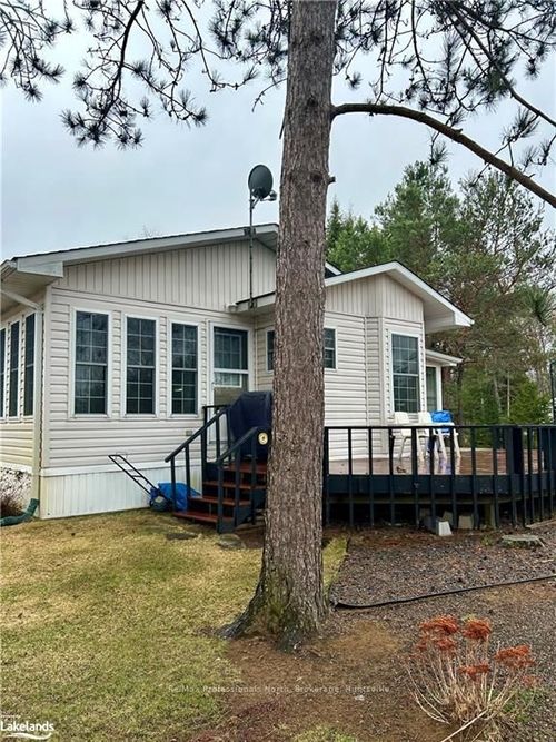59-1031 Echo Hills Rd, Huntsville, ON, P1H2J6 | Card Image