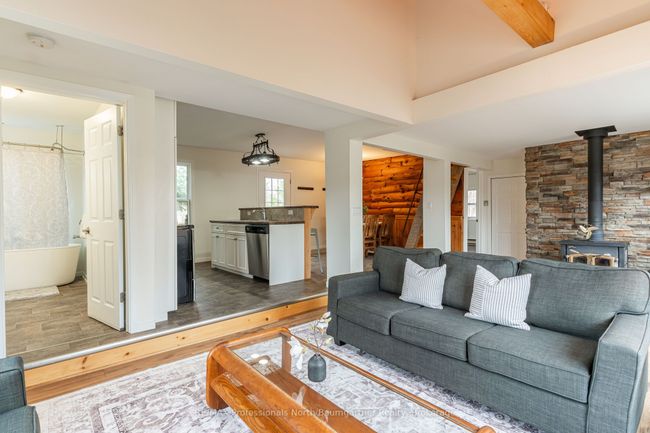 1071 Crabbe Lane, House other with 2 bedrooms, 1 bathrooms and 8 parking in Haliburton ON | Image 16