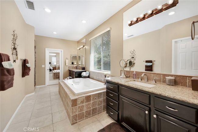 28089 Promontory Ln, House other with 5 bedrooms, 3 bathrooms and 3 parking in Valencia CA | Image 33
