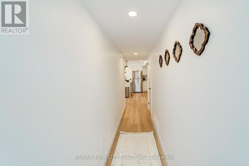 4-825 Stirling Ave S, Kitchener, ON, N2M3K4 | Card Image