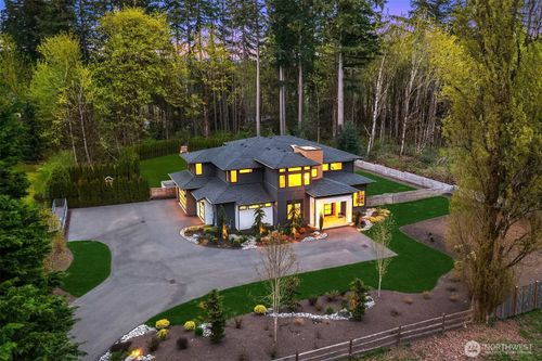 20300 166th Ave Ne, Woodinville, WA, 98072-7087 | Card Image