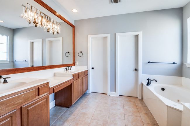 2016 N Haskell Ave, Townhouse with 2 bedrooms, 2 bathrooms and null parking in Dallas TX | Image 5