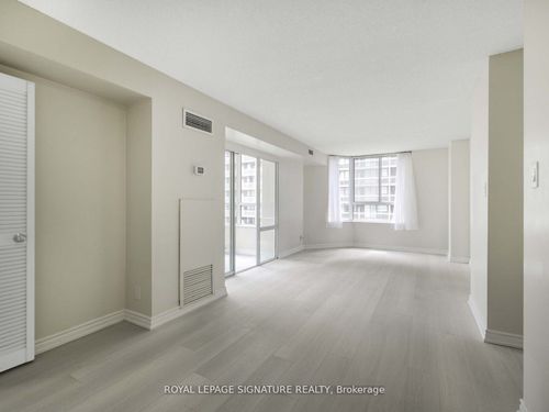 1006-44 Gerrard St W, Toronto, ON, M5G2K2 | Card Image