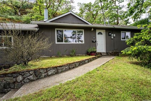 4120 Quadra St, Saanich, BC, V8X3B9 | Card Image