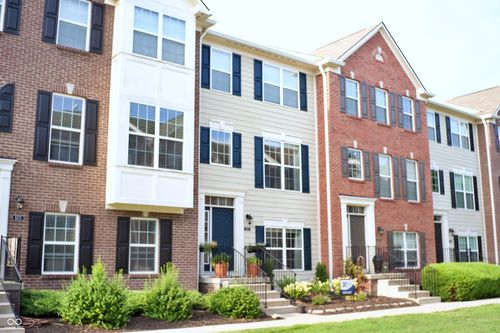 9075 Teaneck Dr, Fishers, IN, 46038-3482 | Card Image