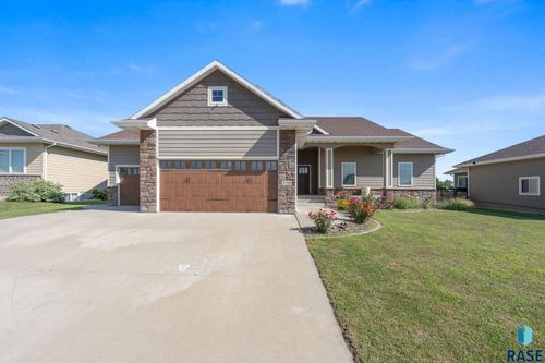 2700 E Palmer St, Brandon, SD, 57005-2419 | Card Image