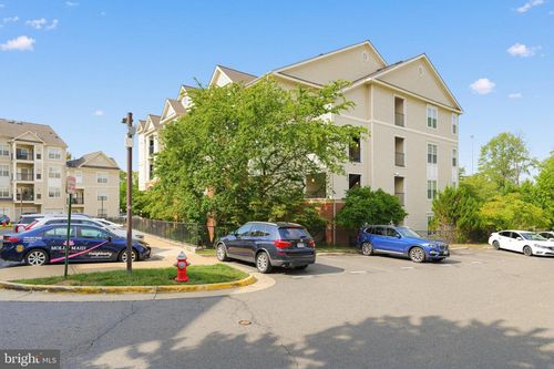 4-308-11320 Aristotle Dr, FAIRFAX, VA, 22030-0905 | Card Image