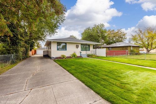 1710 E Crown Ave, Spokane, WA, 99207-4015 | Card Image