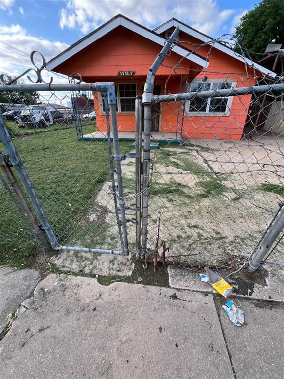 17th St, Oklahoma City, OK 73129
