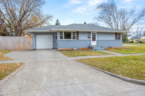 1305 12th Ave N, Moorhead, MN, 56560-1601 | Card Image