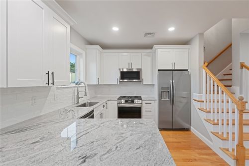 e-1 Old County Village Way, Smithfield, RI, 02917 | Card Image