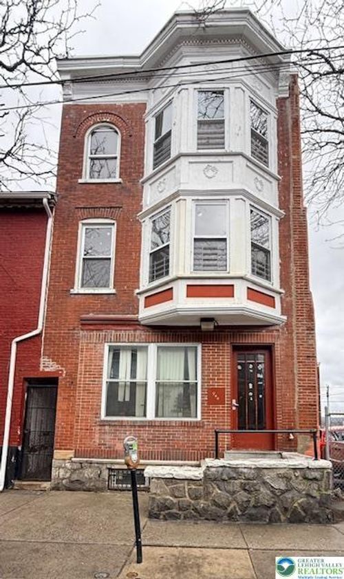 944 W Walnut St, Allentown, PA, 18102-4865 | Card Image