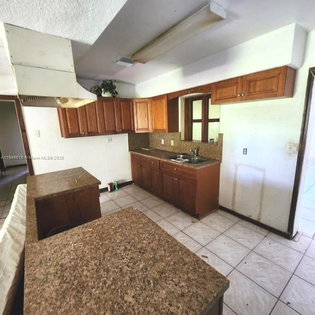 3250 Bacom Point Rd, House other with 5 bedrooms, 2 bathrooms and null parking in Pahokee FL | Image 4