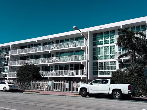 17-1400 Pennsylvania Ave, Miami Beach, FL, 33139-4058 | Card Image