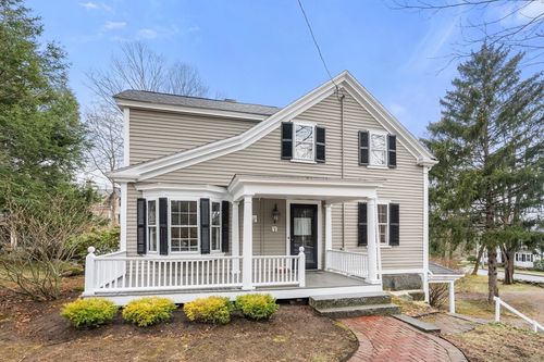 7 Russell St, Milton, MA, 02186-3510 | Card Image