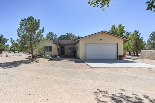 2025 Moonwind St, Inyokern, CA, 93527-2805 | Card Image