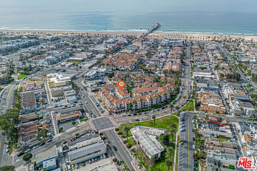 325-415 Townsquare Ln, Huntington Beach, CA, 92648 | Card Image