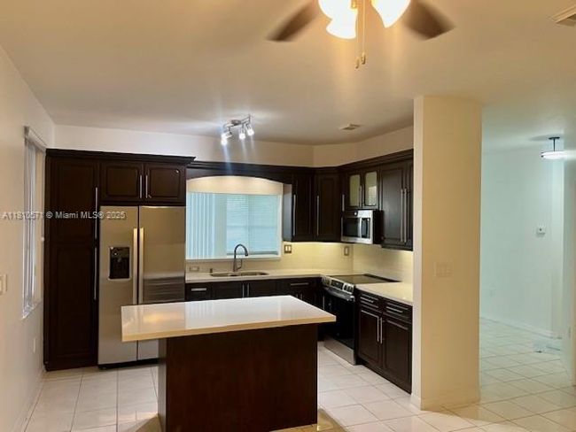 0 - 6983 Sw 161 St Pl, House other with 3 bedrooms, 3 bathrooms and null parking in Miami FL | Image 5