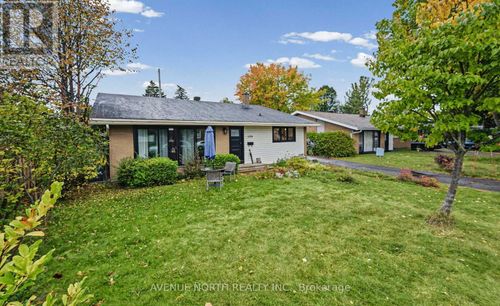 1174 Maybank St, Ottawa, ON, K2C2W6 | Card Image