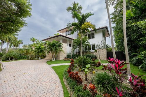 7125 Los Pinos Blvd, Coral Gables, FL, 33143-6412 | Card Image